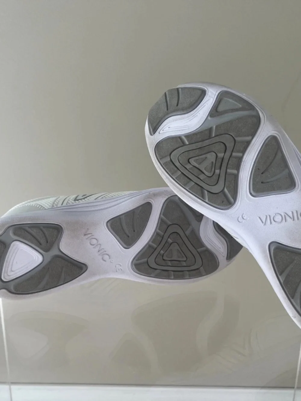 Vionic Womnes captivate White Running Shoes Sneakers Size 9.5